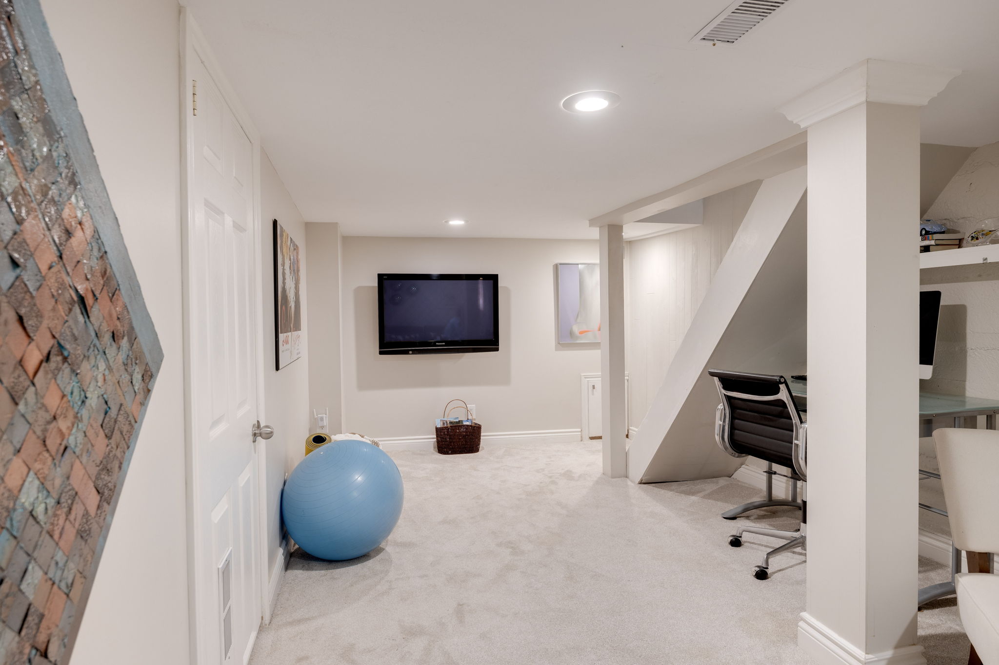 Toronto property showcase — delivered property photograph 30