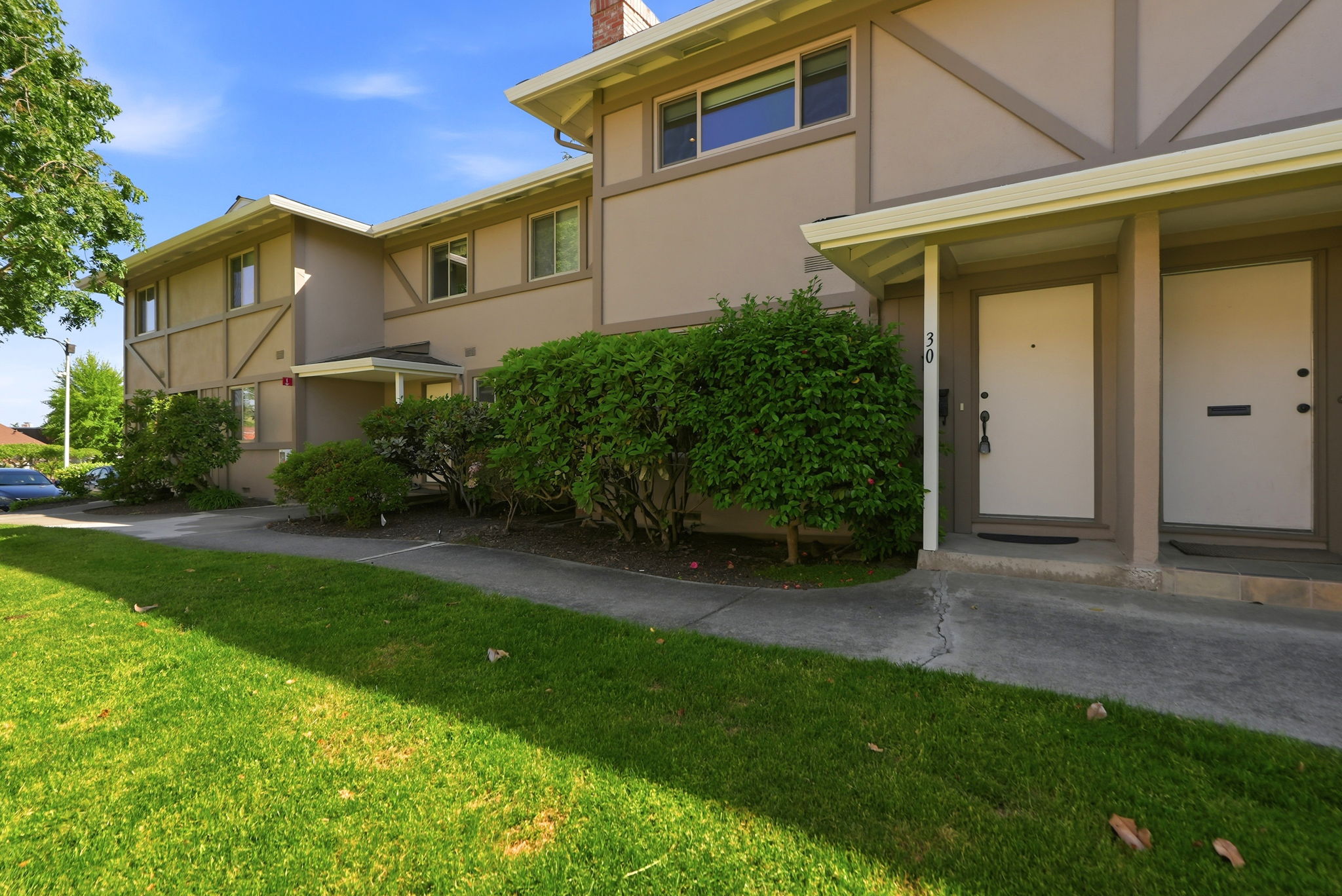001_F8_30 Miramonte Dr