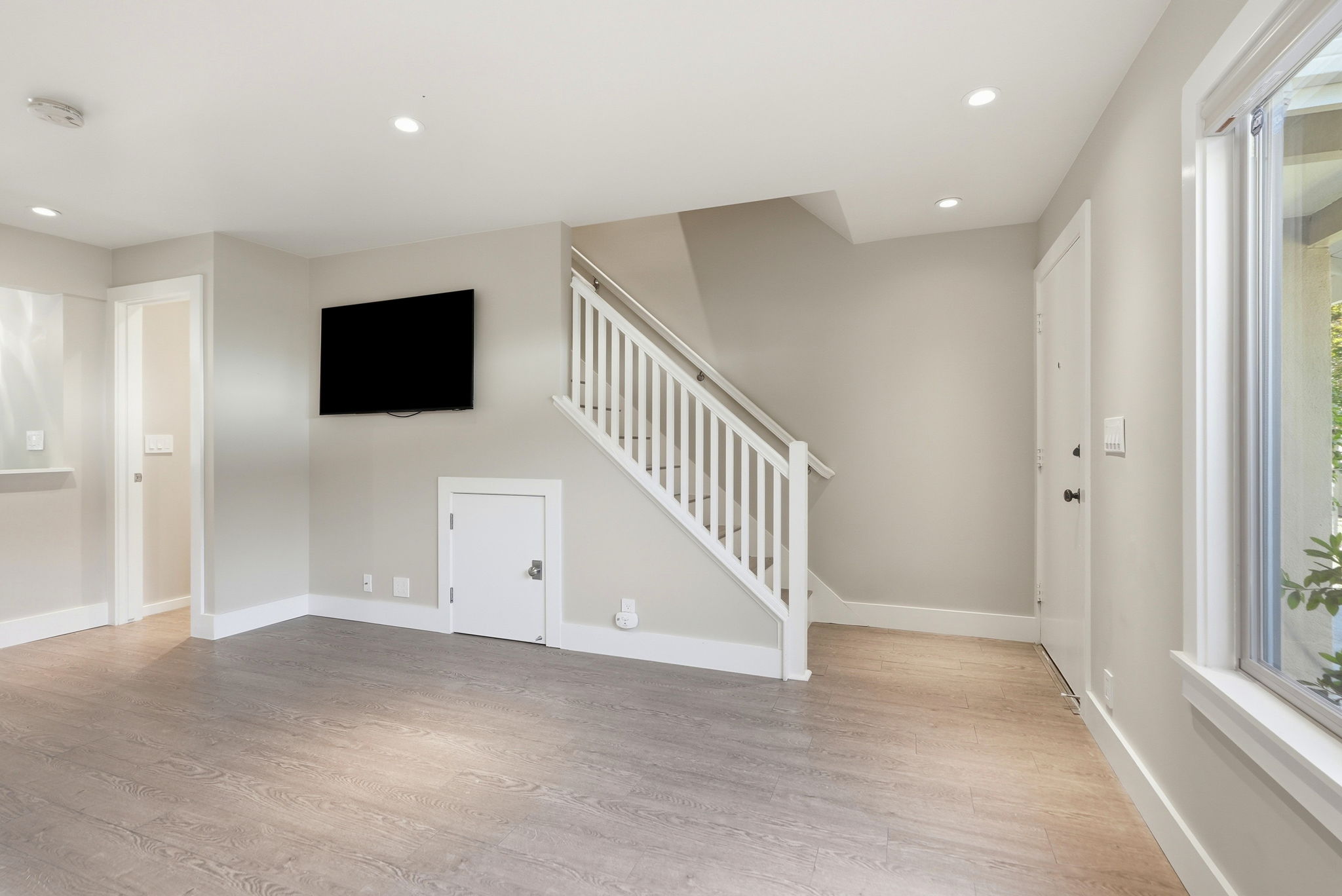 009_F8_30 Miramonte Dr