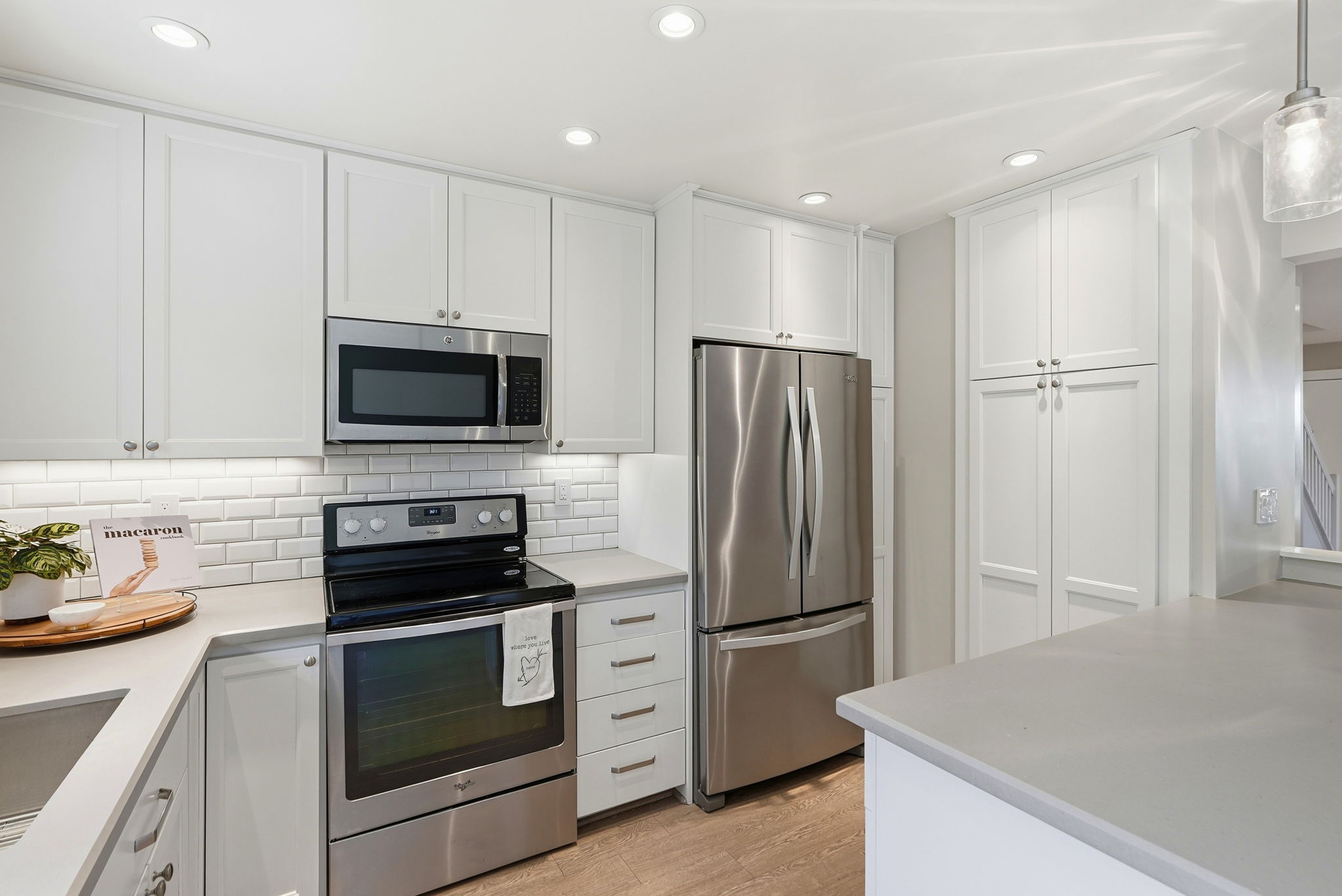 013_F8_30 Miramonte Dr
