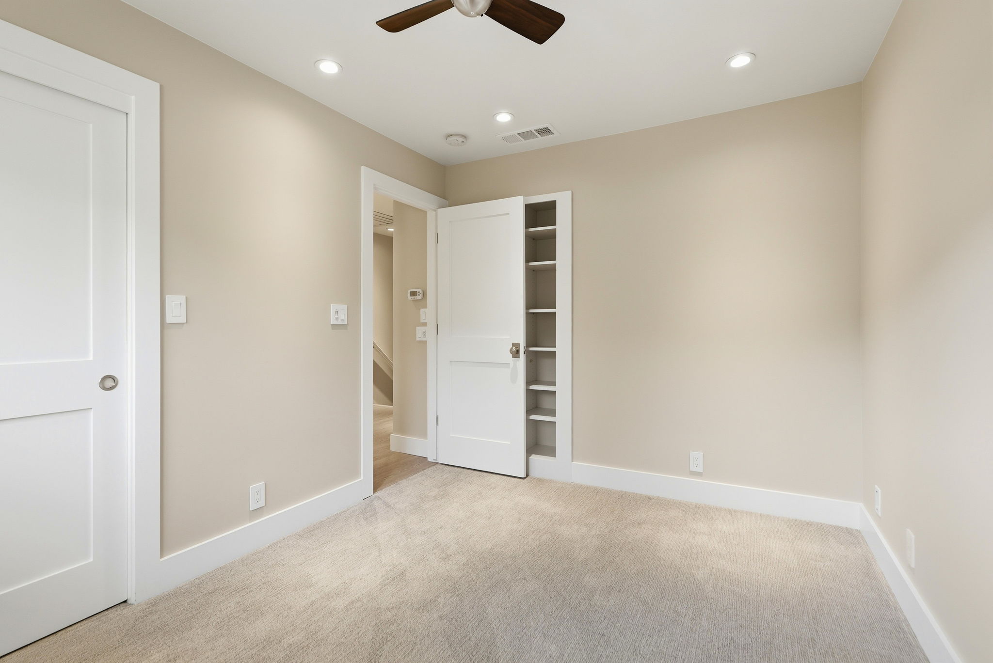 022_F8_30 Miramonte Dr