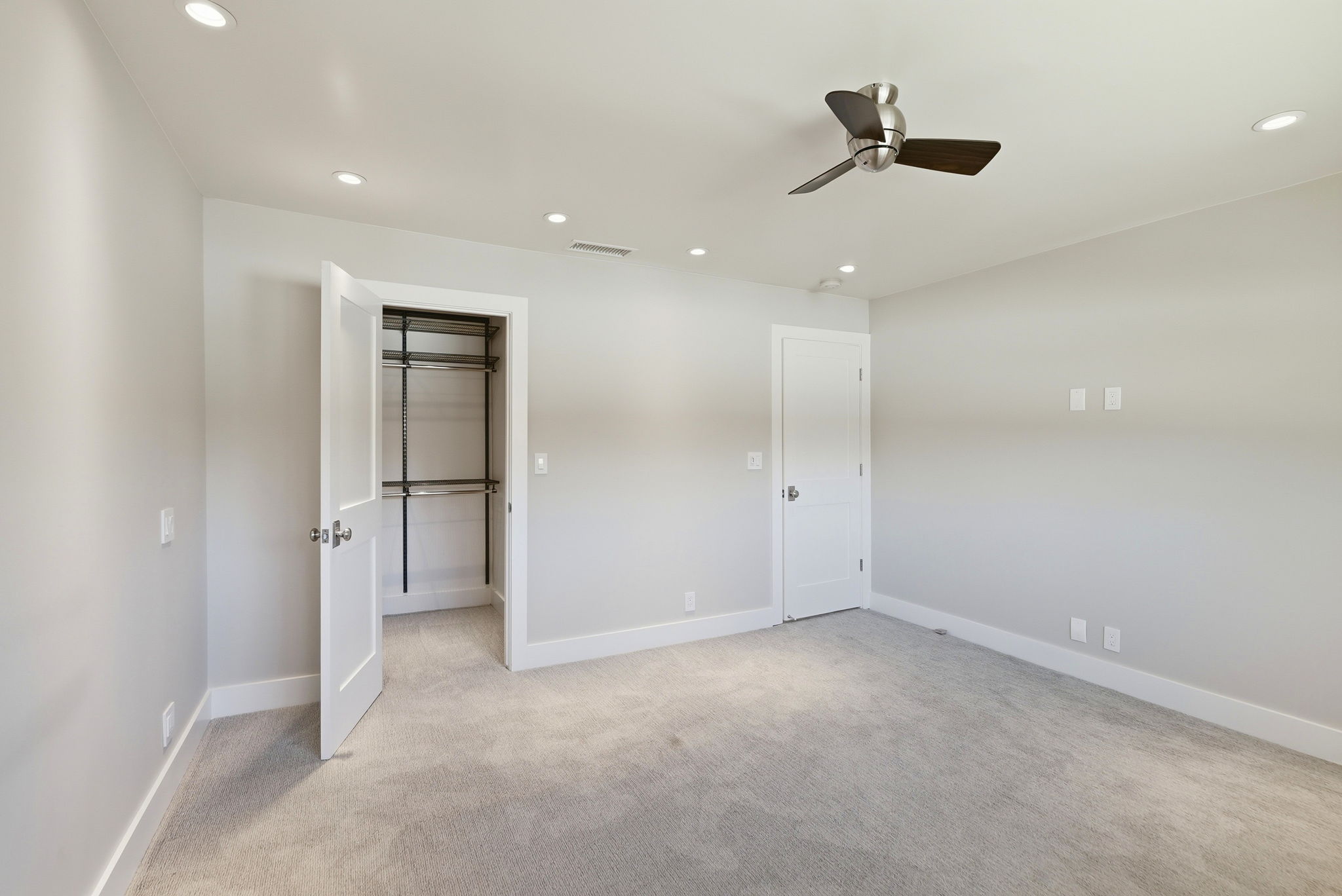 025_F8_30 Miramonte Dr