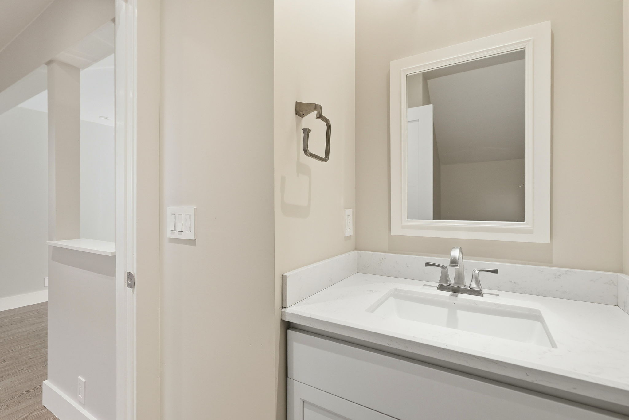 029_F8_30 Miramonte Dr