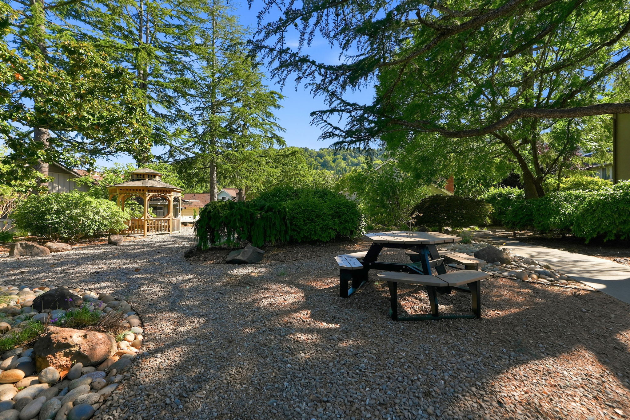 041_F8_30 Miramonte Dr