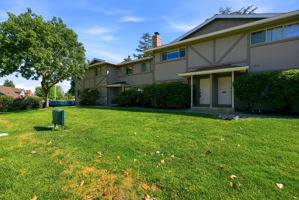 003_F8_30 Miramonte Dr