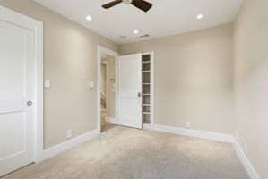 022_F8_30 Miramonte Dr