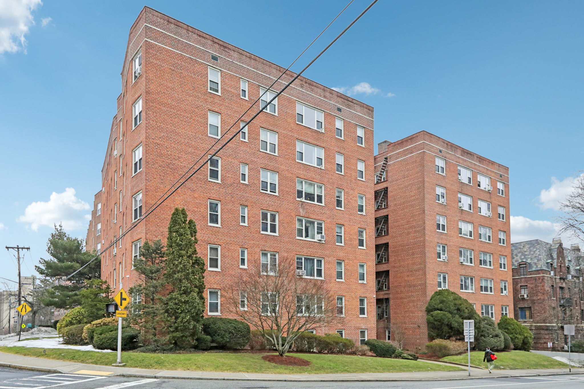 N Broadway-S0803-002