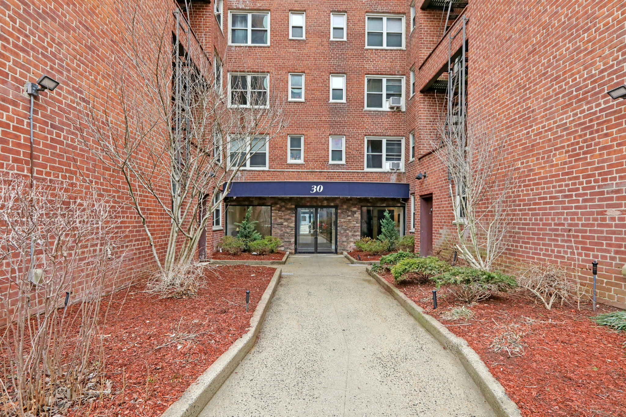 N Broadway-S0803-004