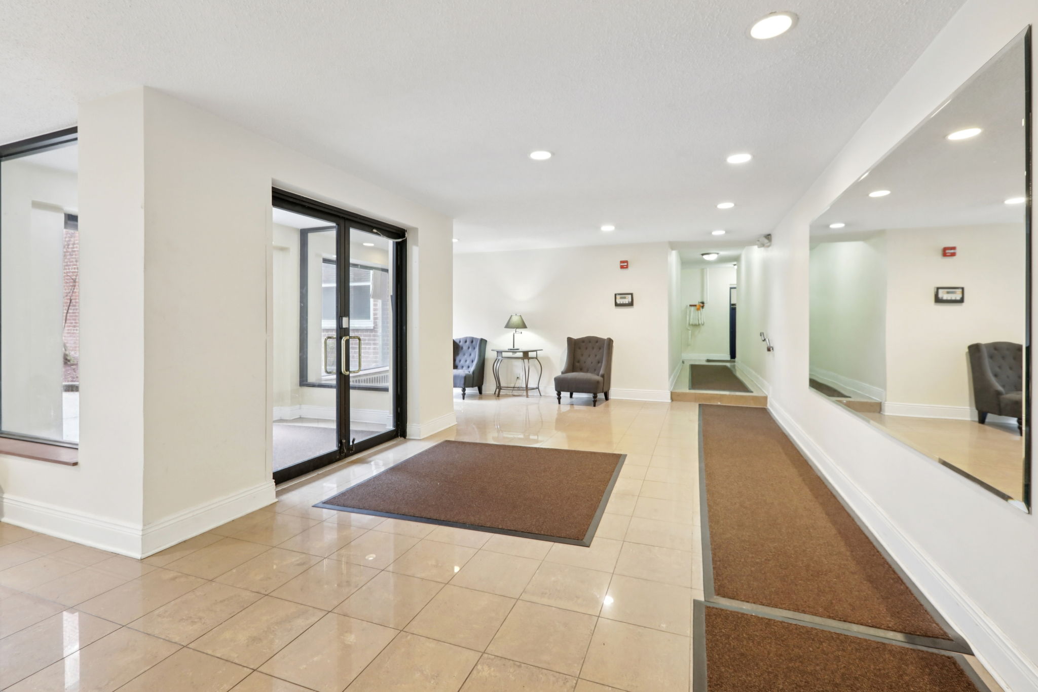 N Broadway-S0803-005