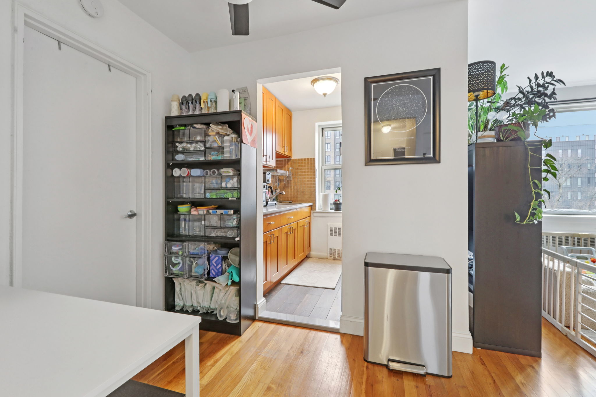 N Broadway-S0803-013