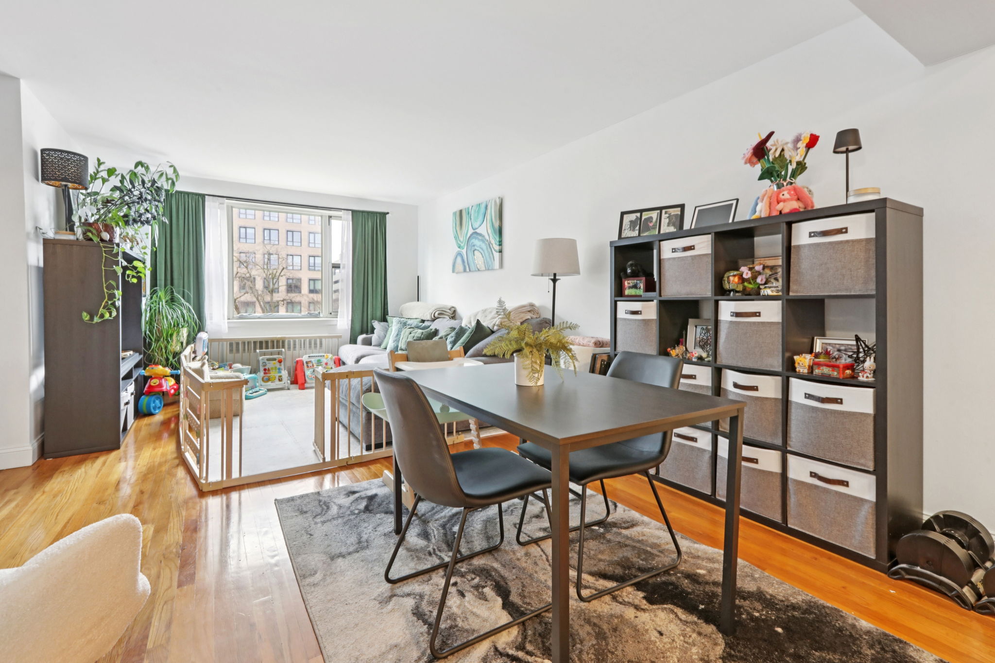 N Broadway-S0803-017