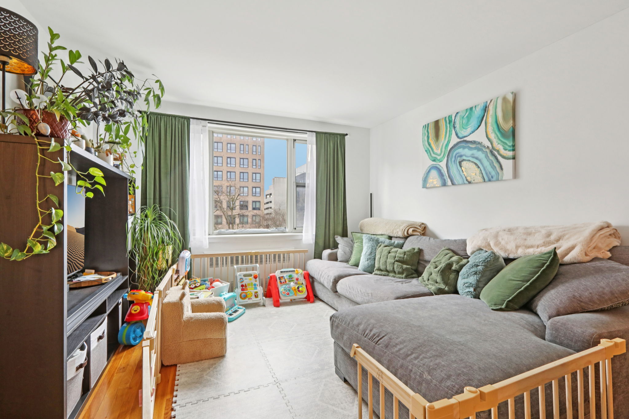 N Broadway-S0803-021