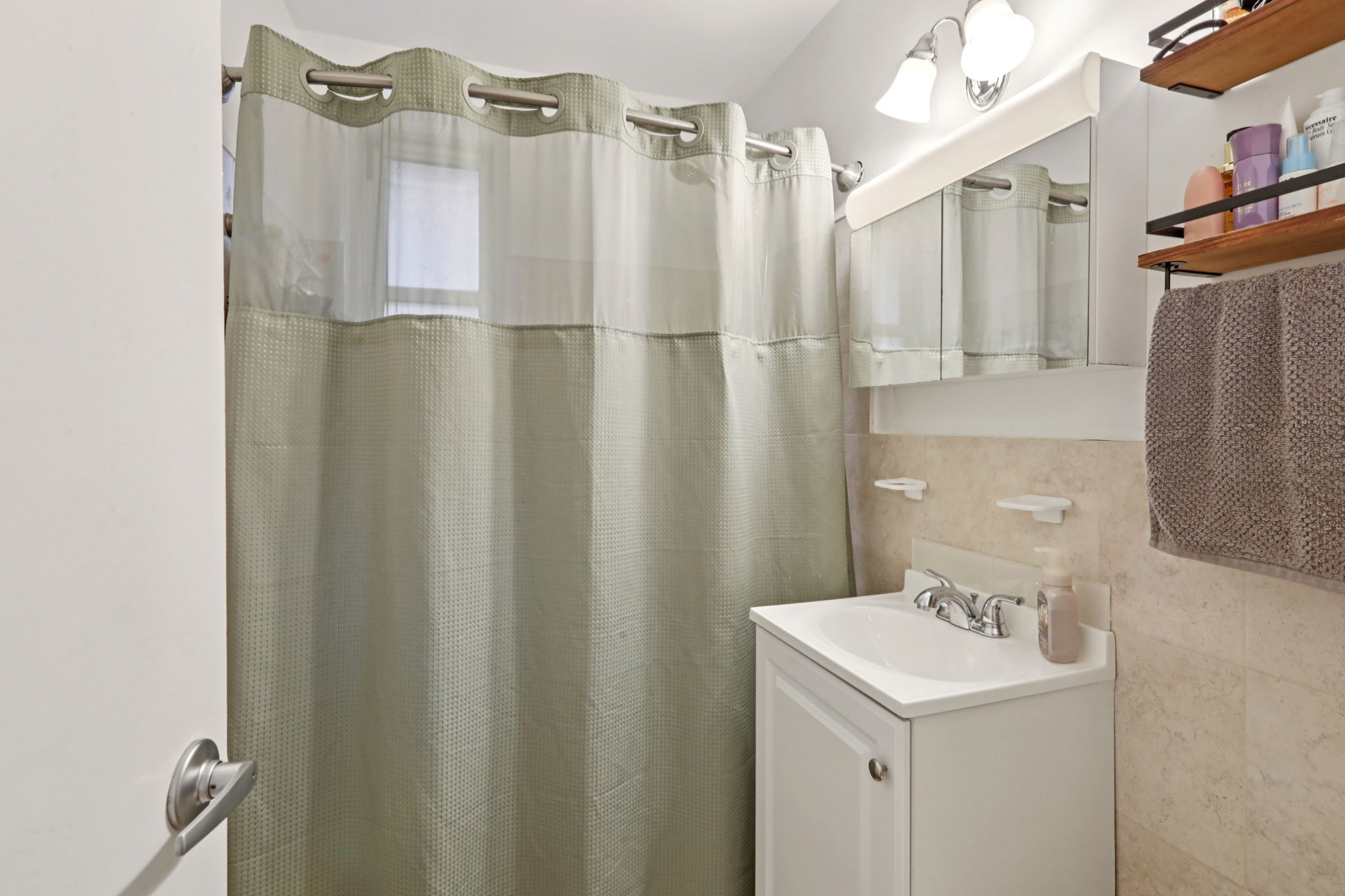 N Broadway-S0803-023