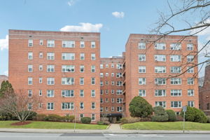 N Broadway-S0803-001