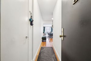 N Broadway-S0803-009