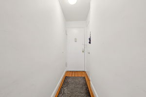 N Broadway-S0803-010