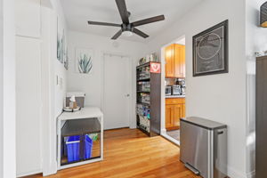 N Broadway-S0803-012