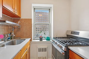 N Broadway-S0803-015