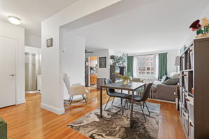 N Broadway-S0803-016