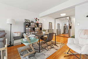 N Broadway-S0803-018