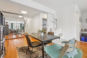 N Broadway-S0803-019