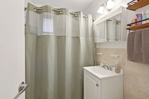 N Broadway-S0803-023