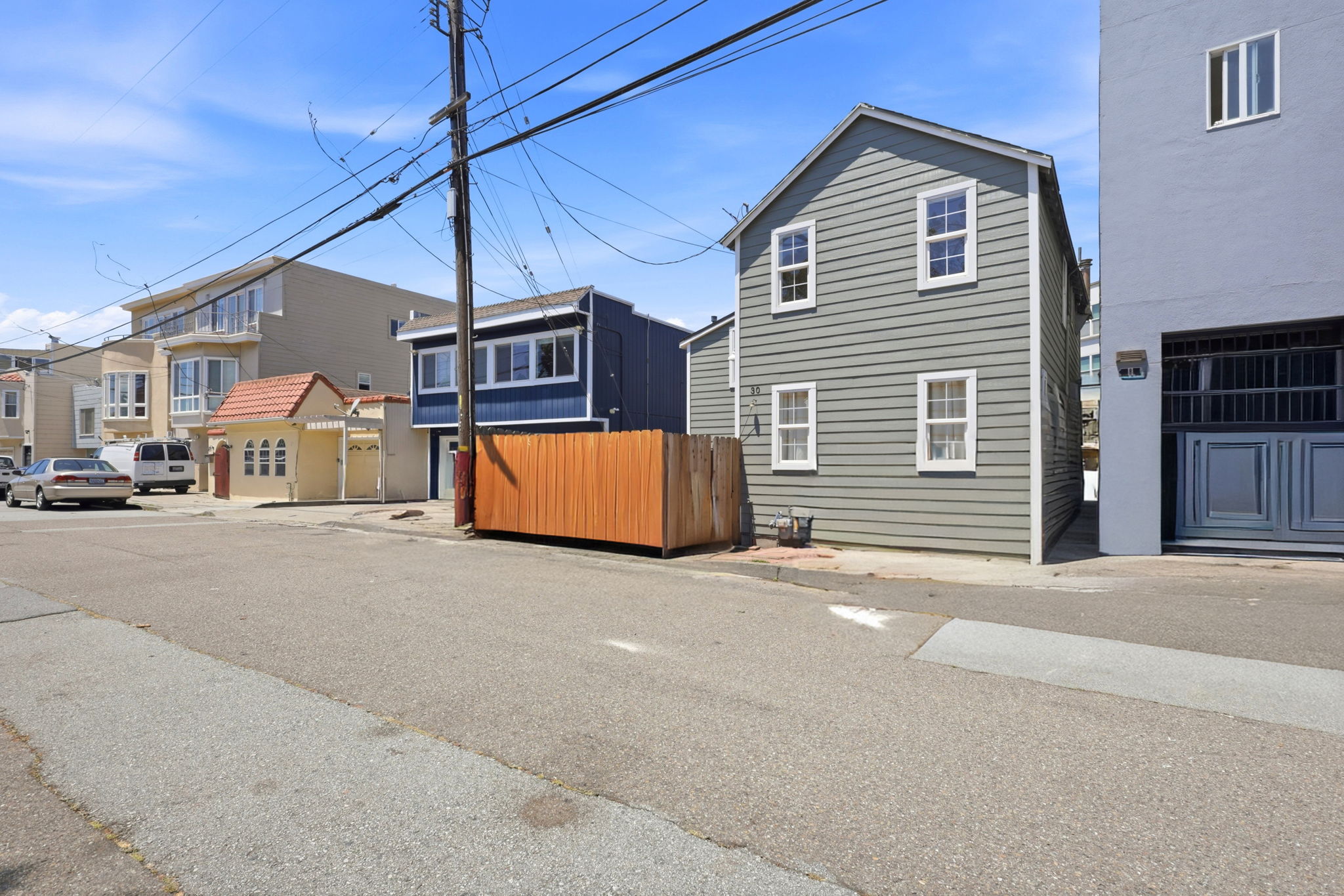 003_F8_30 Niantic Ave