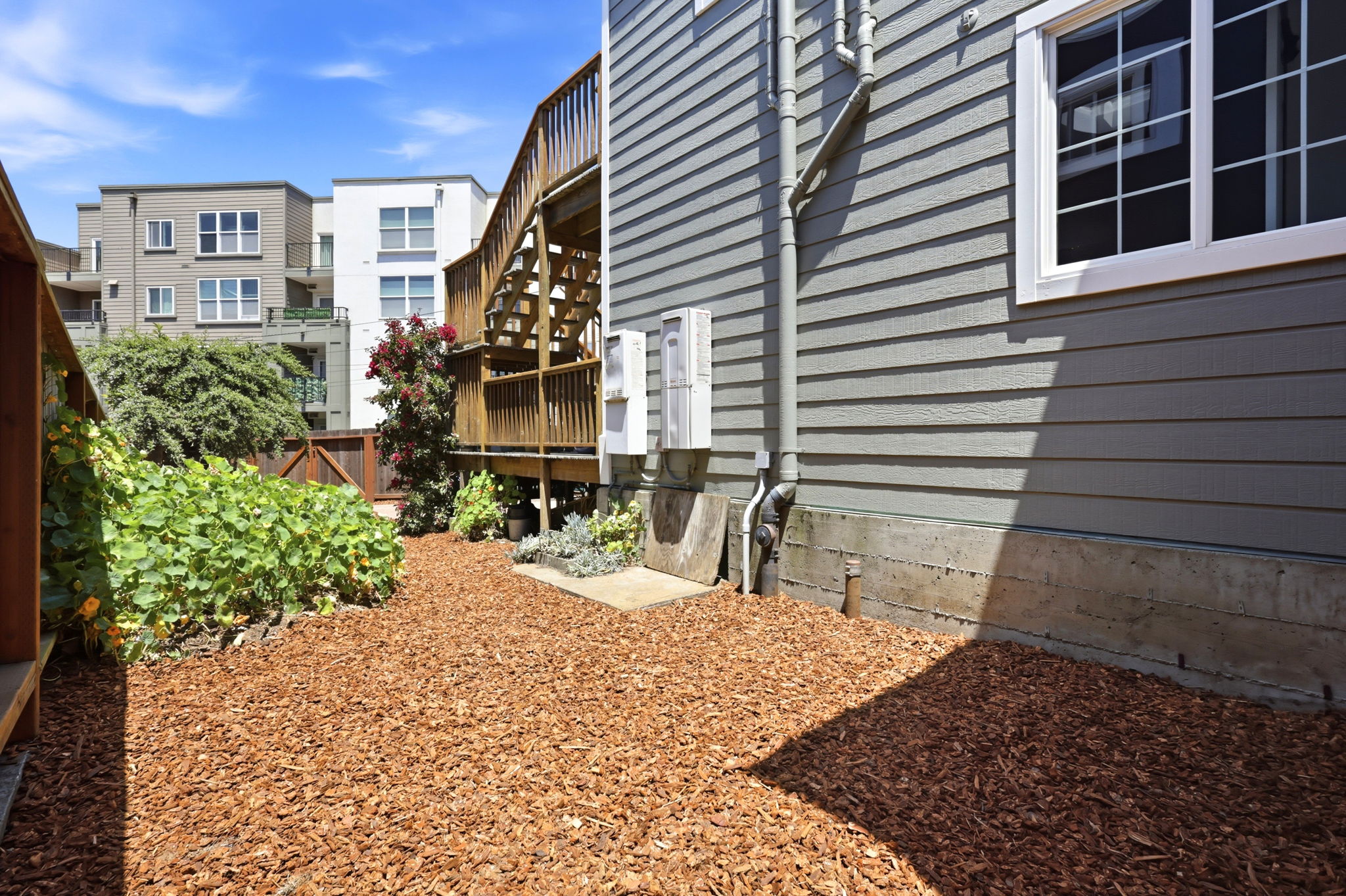 034_F8_30 Niantic Ave