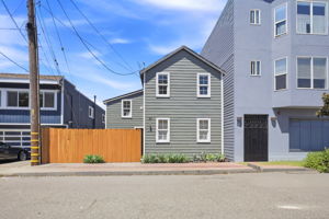 001_F8_30 Niantic Ave