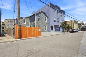 002_F8_30 Niantic Ave