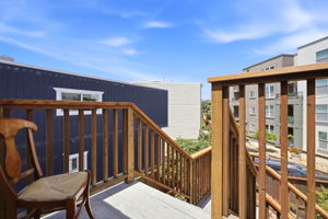 030_F8_30 Niantic Ave