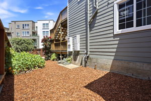 034_F8_30 Niantic Ave