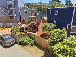 009_F8_AERIAL_30 Niantic Ave