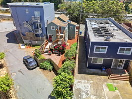 010_F8_AERIAL_30 Niantic Ave