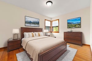 NER02113 virtually staged.jpeg