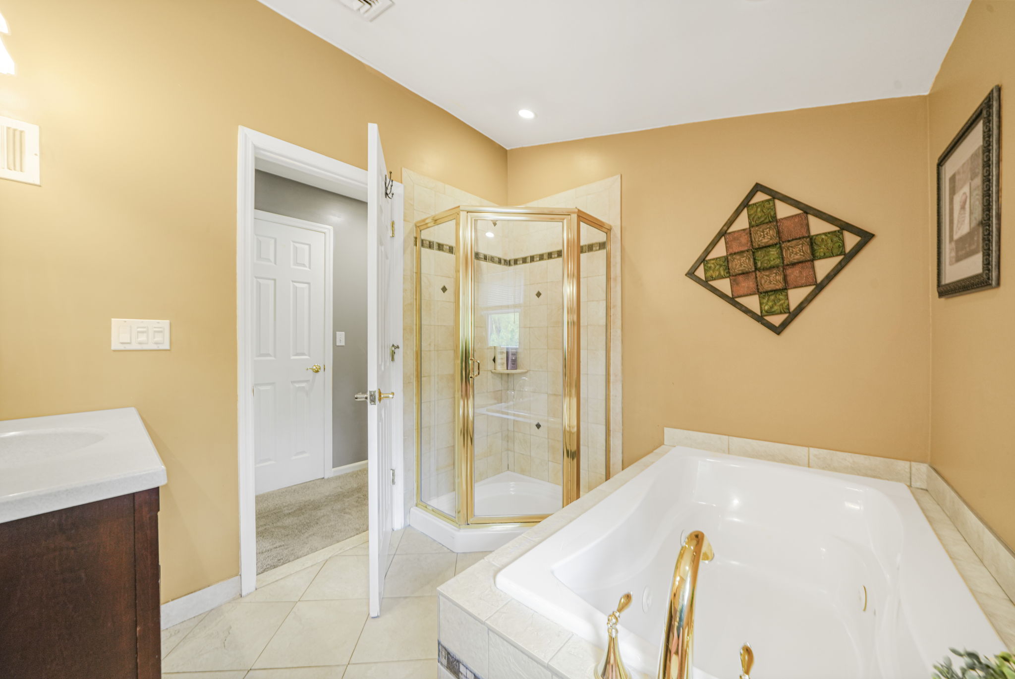 Main Bath-2nd floor