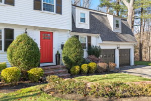  30 Plymouth River Rd, Hingham, MA 02043, US Photo 3