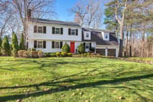  30 Plymouth River Rd, Hingham, MA 02043, US Photo 2