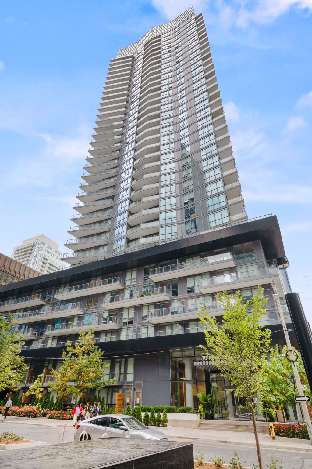 30 Roehampton Ave Unit 603 Toronto, ON M4P 0B9