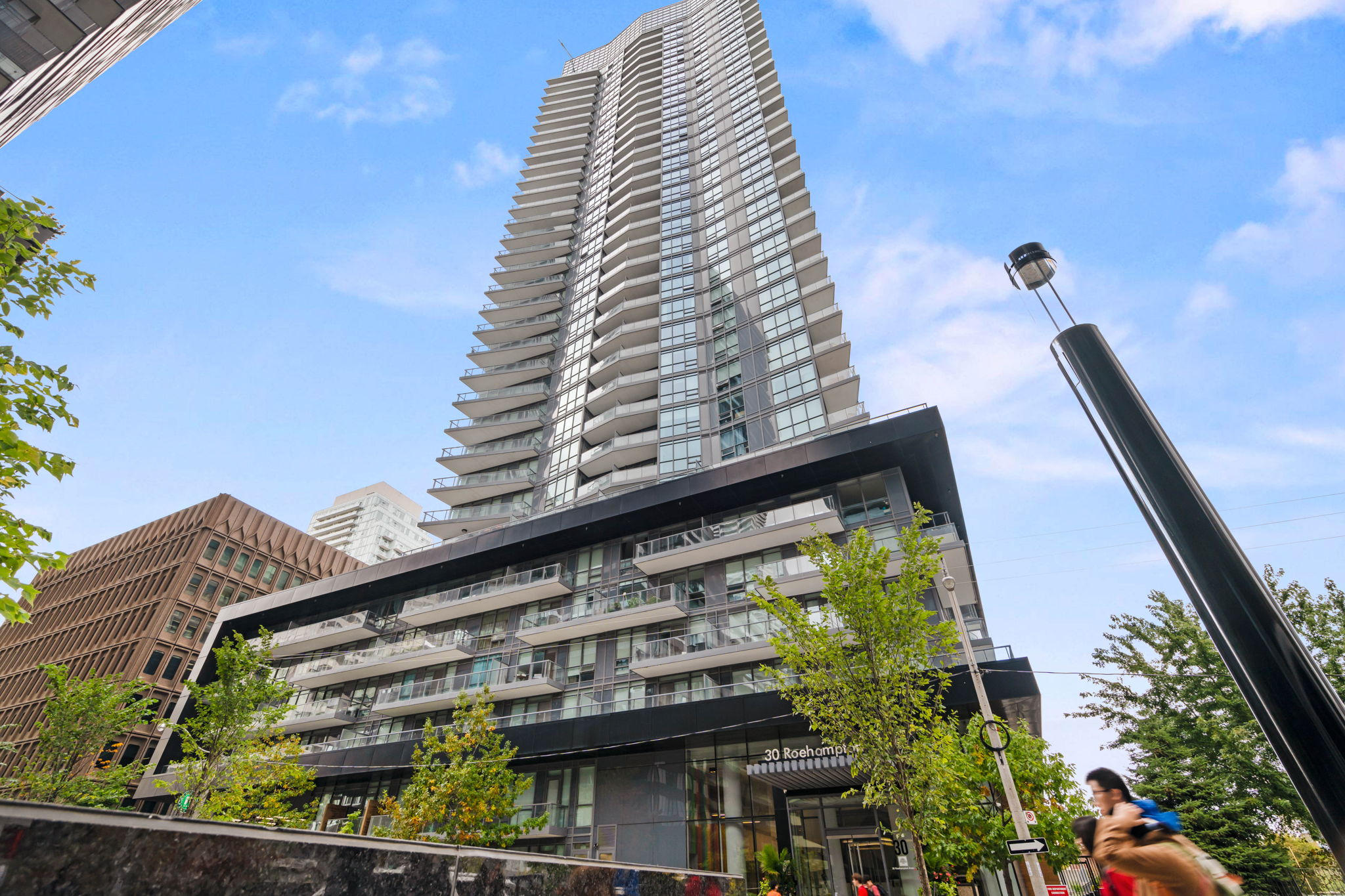 30 Roehampton Ave Unit 603 Toronto, ON M4P 0B9