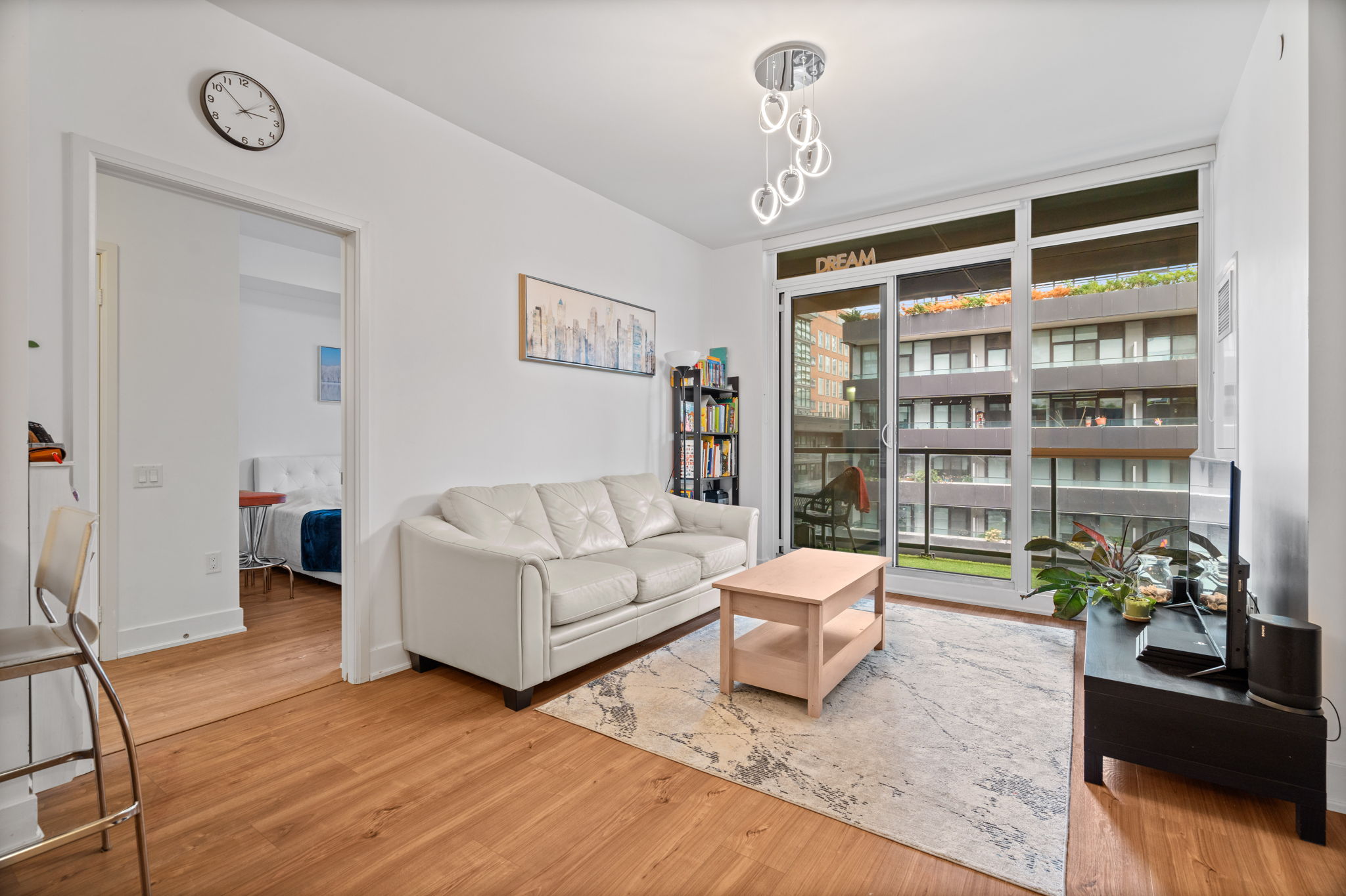30 Roehampton Ave Unit 603 Toronto, ON M4P 0B9