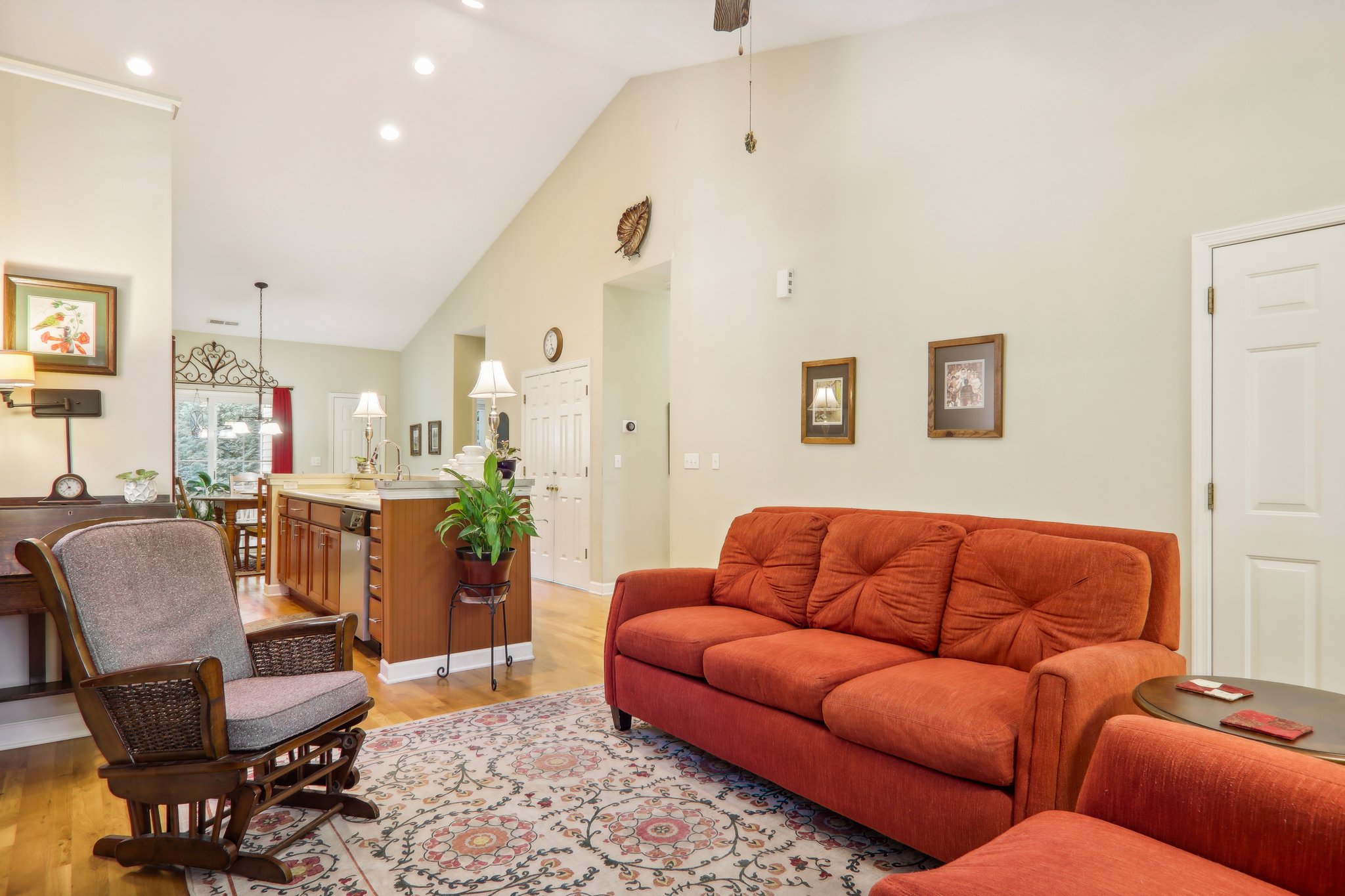 S Cottage Ct-009.jpg