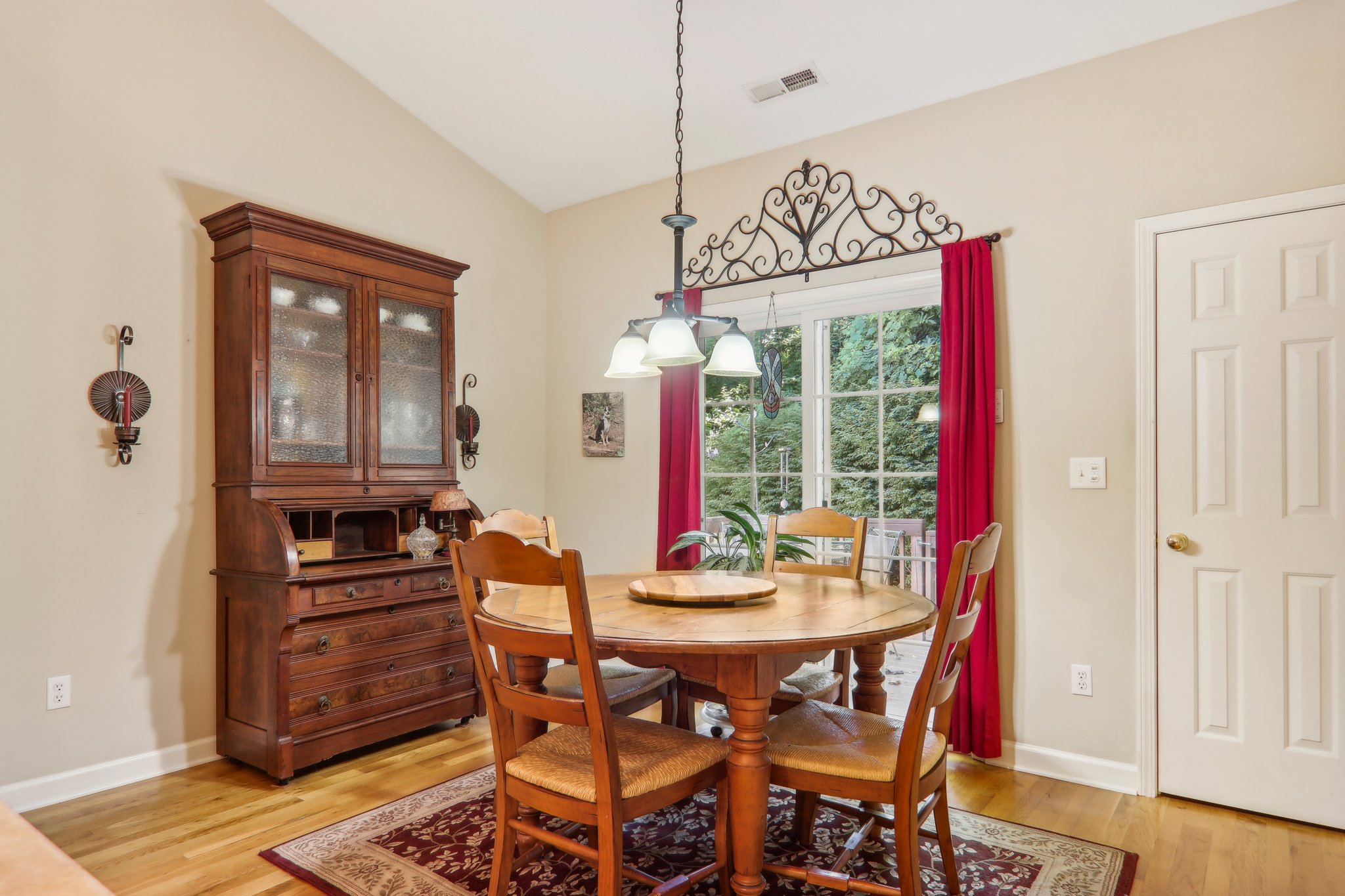 S Cottage Ct-011.jpg