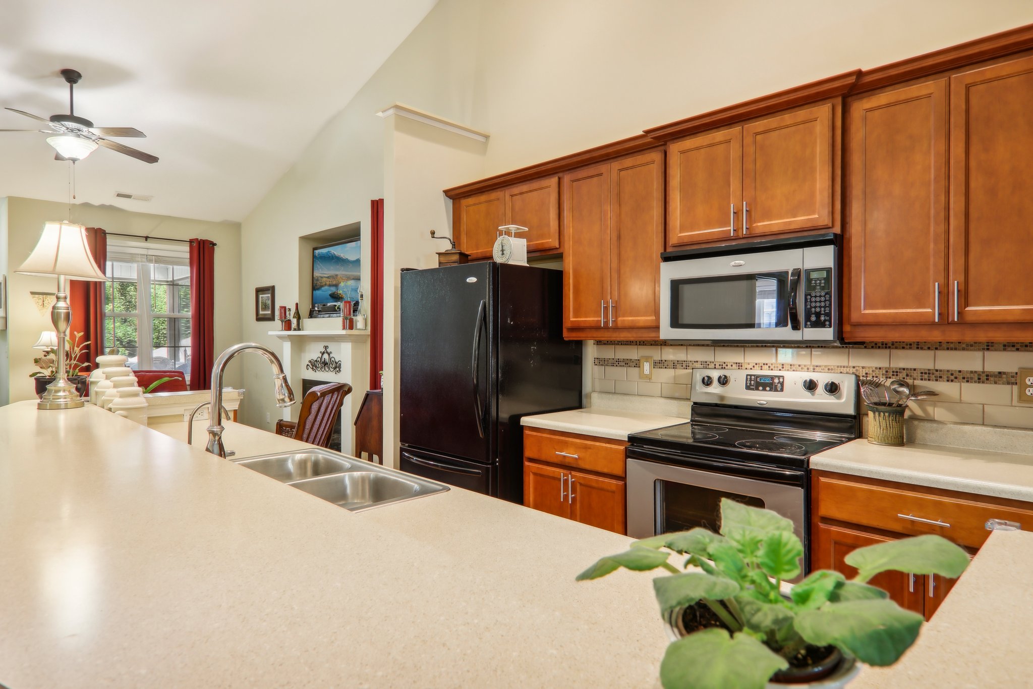 S Cottage Ct-018.jpg
