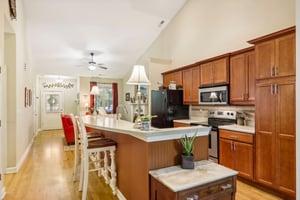 S Cottage Ct-015.jpg