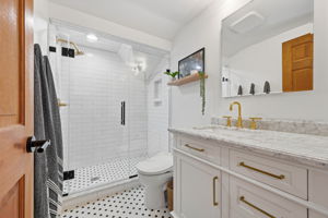  Photo 45