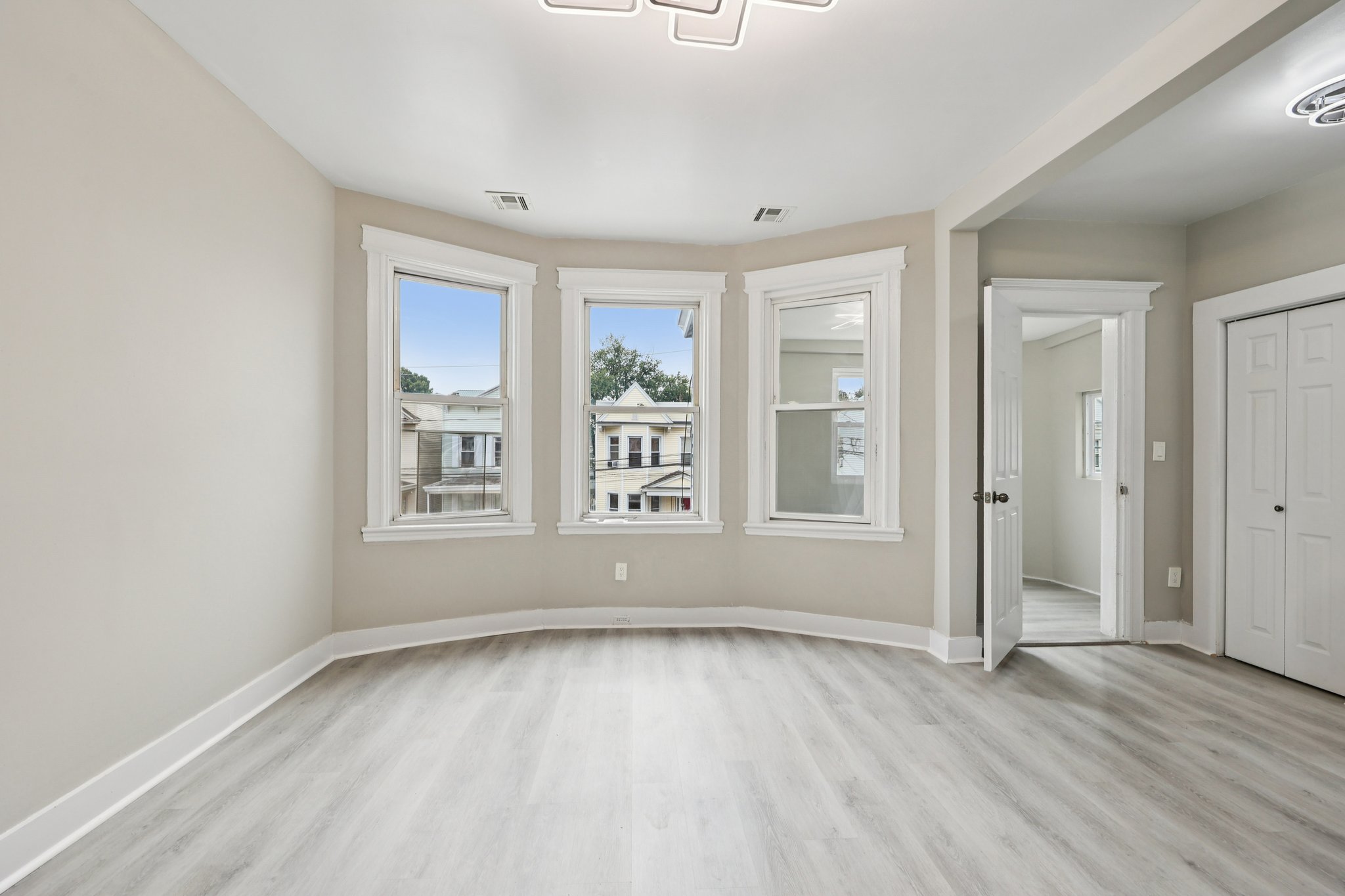 Sheffield St-S2609-041.jpg