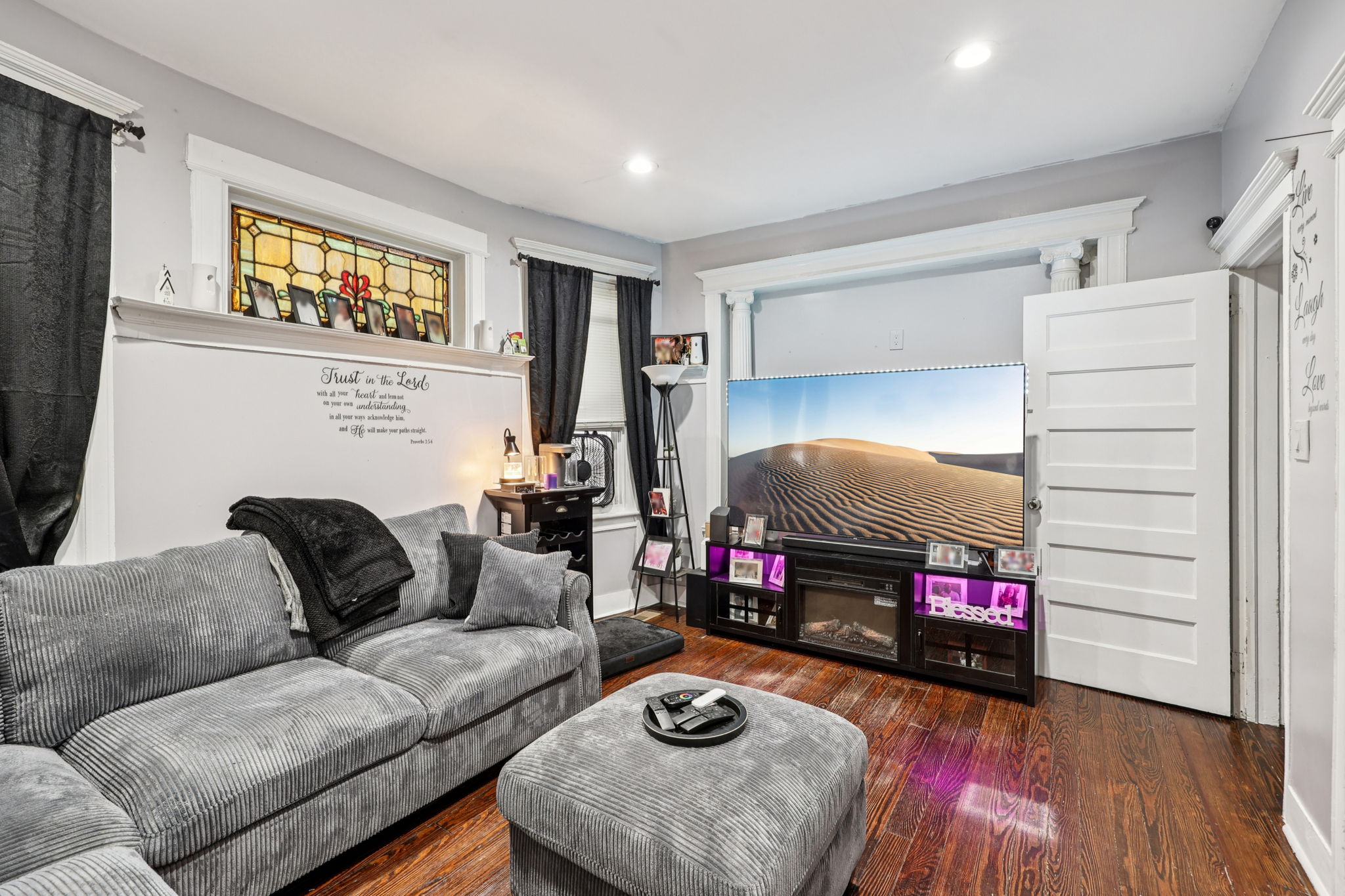 Sheffield St-L2709-010