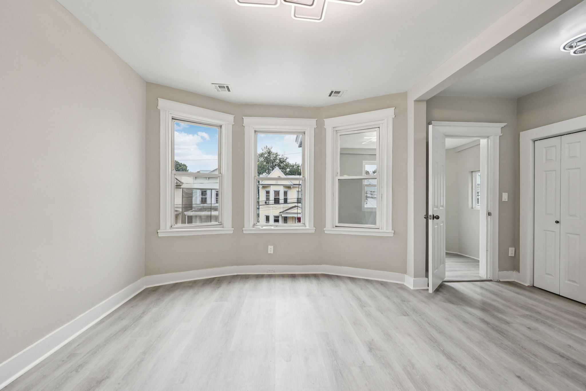 Sheffield St-L2709-029