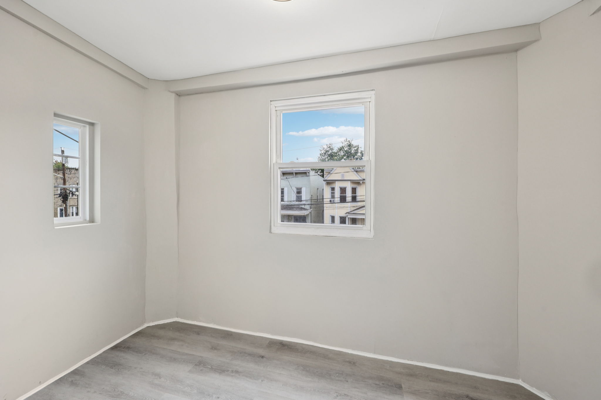 Sheffield St-L2709-033
